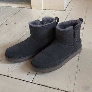 Gray Ugg Classic Zip Mini NWOT